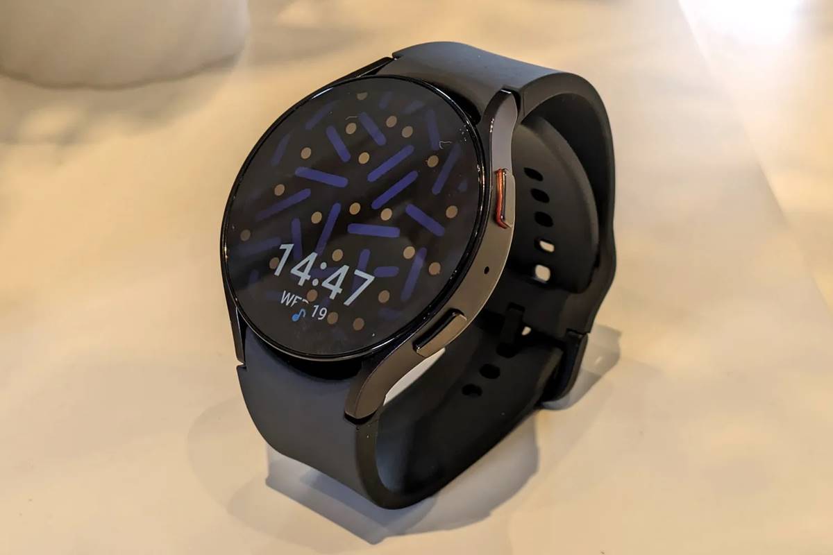Samsung Galaxy Watch6 Released on 2023, August 11, 33.3g (44mm), 28.7g (40mm), 9mm thickness, Android Wear OS 4, One UI Watch 5, 16GB storage, no card slot, 1.5"480x480 pixels, NO, 2GB RAMExynos W930, 425mAhLi-Ion