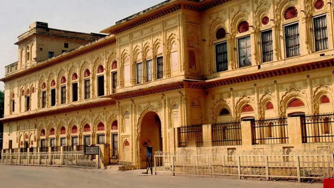 10 Oldest Residential Buildings in India - India's history and architectural heritage, showcasing the diverse cultural influences