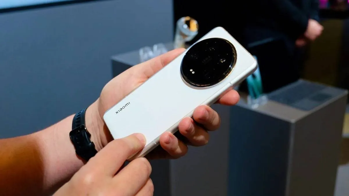 Xiaomi 14 Ultra Review is Out Now : The First Video Review