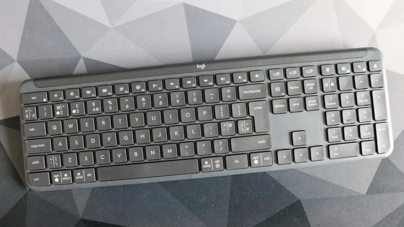 Logitech Signature Slim K950 Review