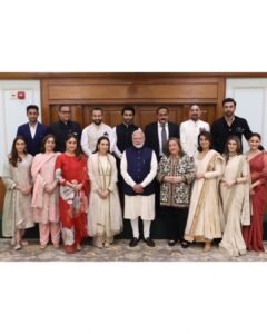 PM Modi Poses with Kareena Kapoor, Saif Ali Khan, Ranbir Kapoor, Alia Bhatt, and Family