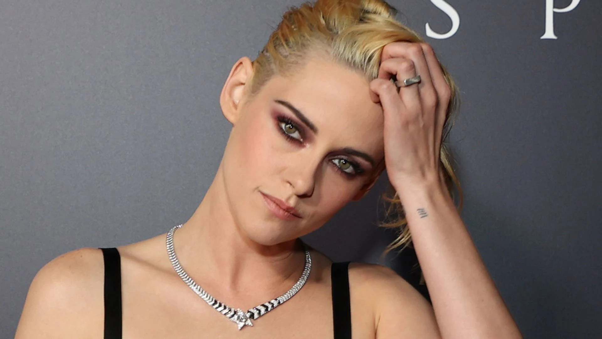 The Celebrities Who Choose to Stay Away from Social Media in 2025