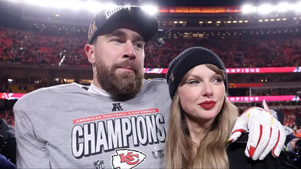 Did Taylor Swift get engaged 2025?