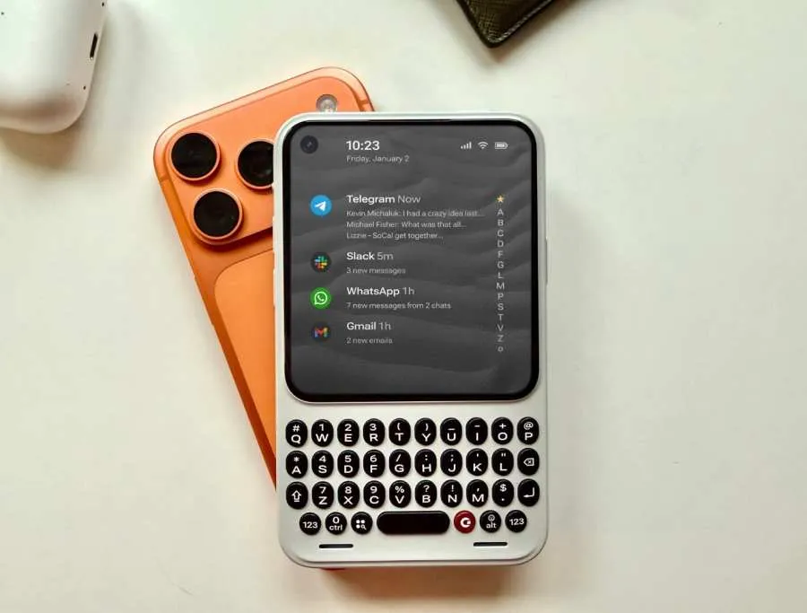 I Swapped my iPhone 17 for a Clicks Communicator for a Week: Here’s What Happened